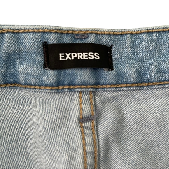 NWT Mom Jeans Curvy Supper Hi Rise Distressed Raw Hem Light washed  Size12 - Picture 10 of 16